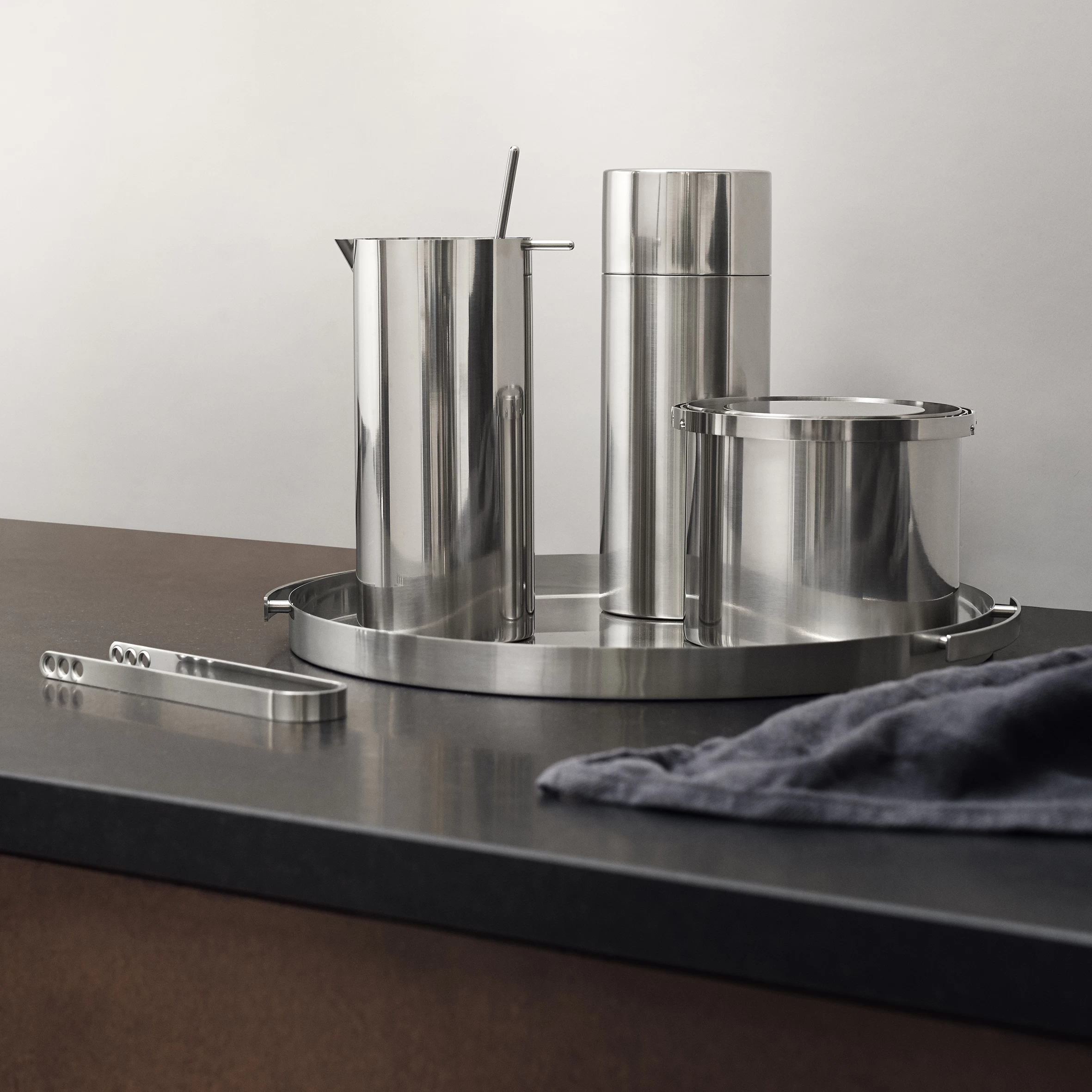 Stelton Pichet à Cocktail AJ Cylinda-line 1 L – Image 3